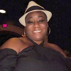 Meet your Posher, Sharon